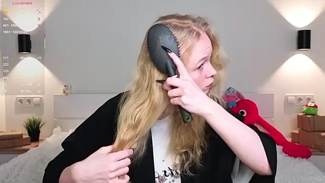 Snapshot of GhisllaineWestler chatting on 02-16-26, 04:19 GhisllaineWestler online show from 02-16-26, 04:19