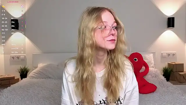 Snapshot of GhisllaineWestler chatting on 02-19-26, 04:30 GhisllaineWestler online show from 02-19-26, 04:30