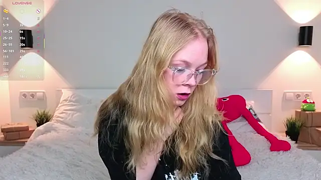 Snapshot of GhisllaineWestler chatting on 03-02-26, 04:36 GhisllaineWestler online show from 03-02-26, 04:36