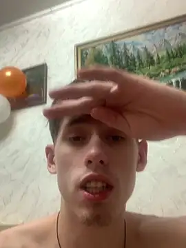 Snapshot of FreeRich chatting on 12-16-25, 03:11 FreeRich online show from 12-16-25, 03:11