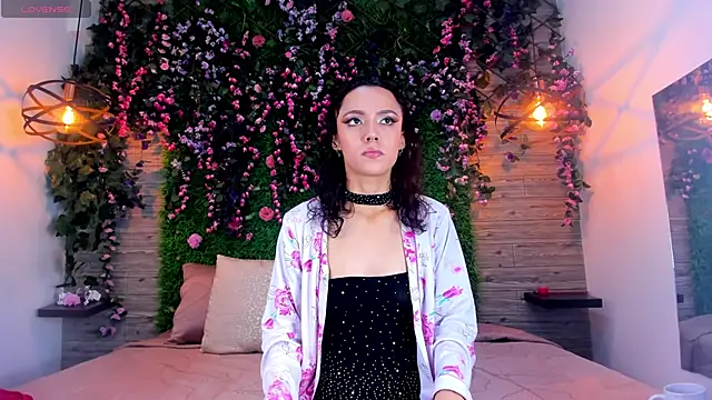 Snapshot of CharlotteKraviz chatting on 12-22-25, 07:11 CharlotteKraviz online show from 12-22-25, 07:11