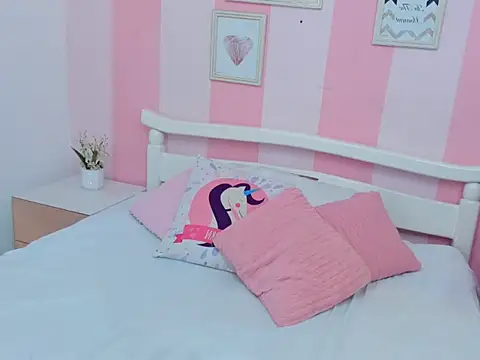 Snapshot of Amaia_Monroe chatting on 12-01-25, 09:42 Amaia Monroe online show from 12-01-25, 09:42