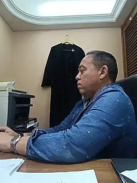Snapshot of mayor_jjhv chatting on 06-12-26, 03:55 mayor jjhv online show from 06-12-26, 03:55