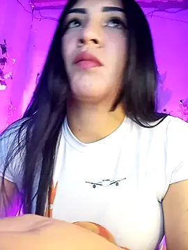 Snapshot of Emy_cutee chatting on 02-12-26, 01:17 Emy cutee online show from 02-12-26, 01:17