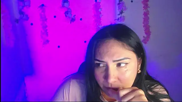 Snapshot of Emy_cutee chatting on 03-10-26, 12:37 Emy cutee online show from 03-10-26, 12:37