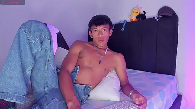 santinaughty online show from 04-07-26, 12:33