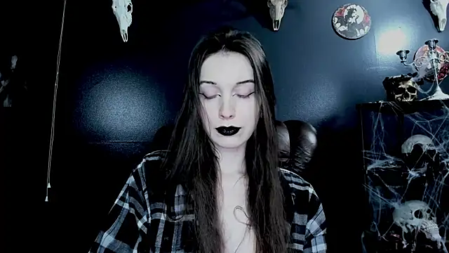 Snapshot of MistressNightmare chatting on 12-15-25, 07:29 MistressNightmare online show from 12-15-25, 07:29