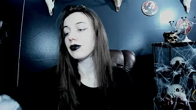 Snapshot of MistressNightmare chatting on 12-16-25, 07:41 MistressNightmare online show from 12-16-25, 07:41