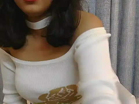 Snapshot of Piyyuu chatting on 12-13-25, 08:36 Piyyuu online show from 12-13-25, 08:36