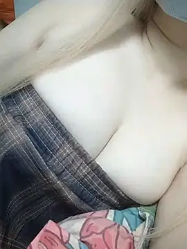 miniiceyya online show from 04-20-26, 05:05