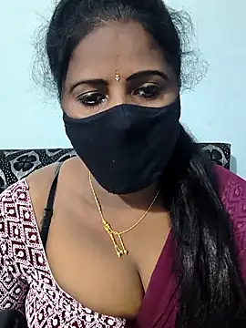 Snapshot of siri_telugutamil chatting on 12-14-25, 01:05 siri telugutamil online show from 12-14-25, 01:05