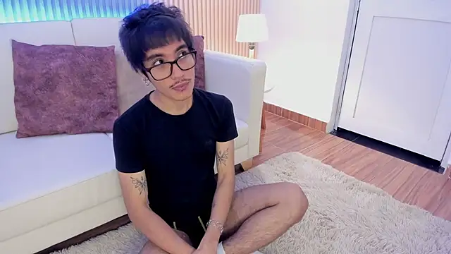 Snapshot of Antonio_rowan chatting on 12-15-25, 01:26 Antonio rowan online show from 12-15-25, 01:26