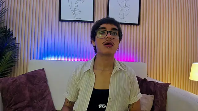 Snapshot of Antonio_rowan chatting on 12-16-25, 01:16 Antonio rowan online show from 12-16-25, 01:16