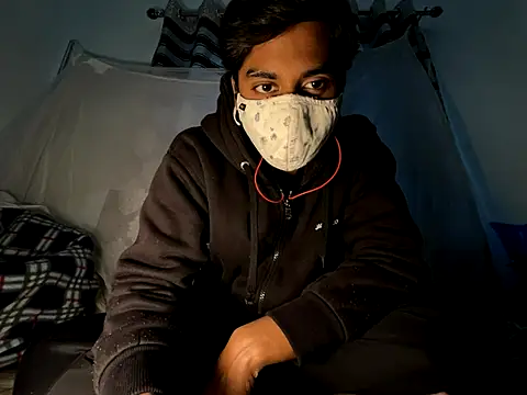 Snapshot of hunterboy2001 chatting on 12-05-25, 08:12 hunterboy2001 online show from 12-05-25, 08:12