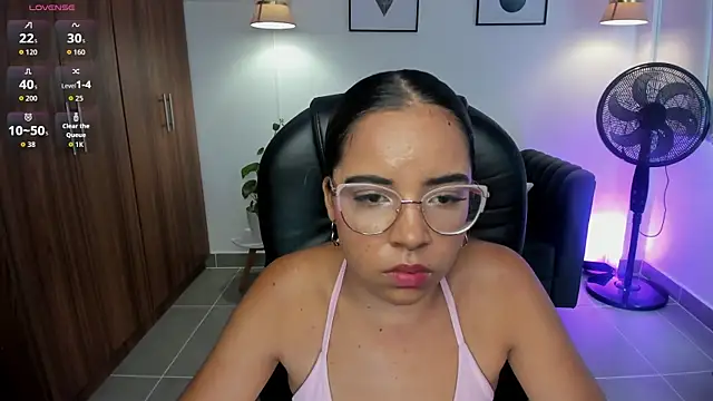 Snapshot of alana_martiins chatting on 06-04-26, 07:53 alana martiins online show from 06-04-26, 07:53