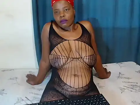 Snapshot of SexyMellow21 chatting on 11-30-25, 04:11 SexyMellow21 online show from 11-30-25, 04:11