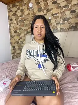 Snapshot of _madisonfoxxx2 chatting on 12-04-25, 07:28 madisonfoxxx2 online show from 12-04-25, 07:28