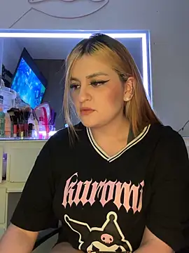 Snapshot of kira_velour chatting on 12-16-25, 12:26 kira velour online show from 12-16-25, 12:26