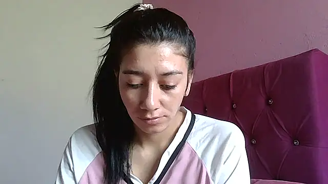 TaylorLove- online show from 12-17-25, 02:01