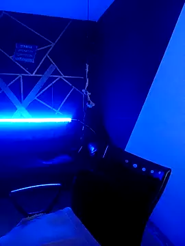 Snapshot of Veronica_Lewis_ chatting on 12-05-25, 01:09 Veronica Lewis online show from 12-05-25, 01:09