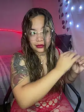 Snapshot of Lindalatina2001 chatting on 01-17-26, 01:10 Lindalatina2001 online show from 01-17-26, 01:10