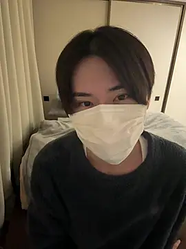 Snapshot of huto_0513 chatting on 03-05-26, 12:56 huto 0513 online show from 03-05-26, 12:56