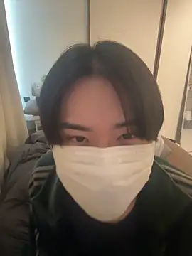 Snapshot of huto_0513 chatting on 03-10-26, 03:11 huto 0513 online show from 03-10-26, 03:11