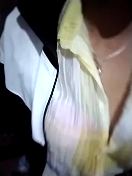 Snapshot of iam-eli chatting on 12-04-25, 10:57 iam-eli online show from 12-04-25, 10:57