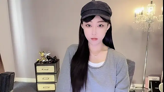 Snapshot of Miahave chatting on 12-14-25, 01:44 Miahave online show from 12-14-25, 01:44