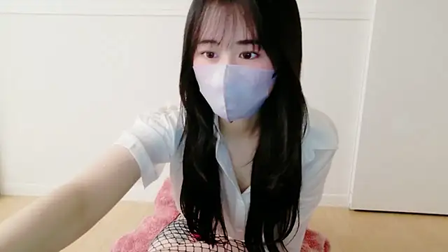 Snapshot of HICHAN99 chatting on 02-15-26, 06:04 HICHAN99 online show from 02-15-26, 06:04