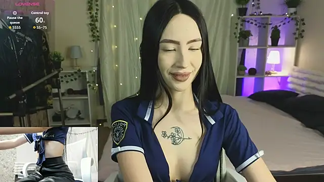 Snapshot of Ssin_Megan chatting on 12-18-25, 05:35 Ssin Megan online show from 12-18-25, 05:35