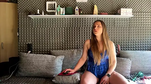 Snapshot of Dee_Lorrie chatting on 03-05-26, 12:23 Dee Lorrie online show from 03-05-26, 12:23