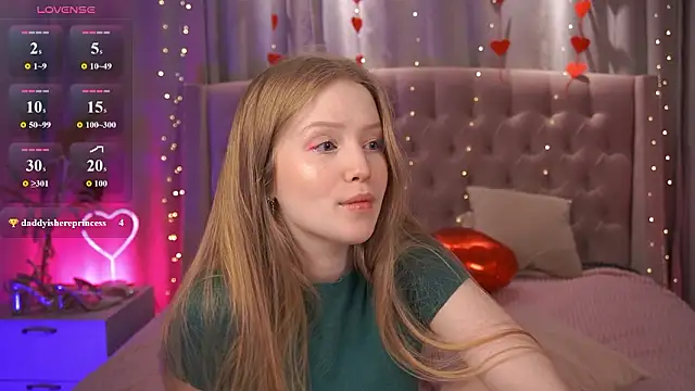 Snapshot of LilianHoward chatting on 02-12-26, 01:28 LilianHoward online show from 02-12-26, 01:28