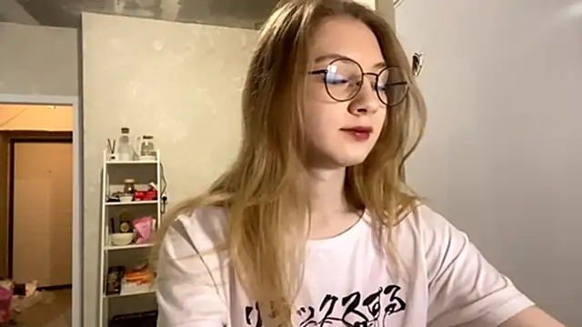 Snapshot of MargyDejong chatting on 12-04-25, 06:16 MargyDejong online show from 12-04-25, 06:16