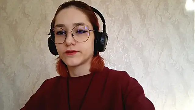 Snapshot of LinaWatter chatting on 12-14-25, 08:30 LinaWatter online show from 12-14-25, 08:30