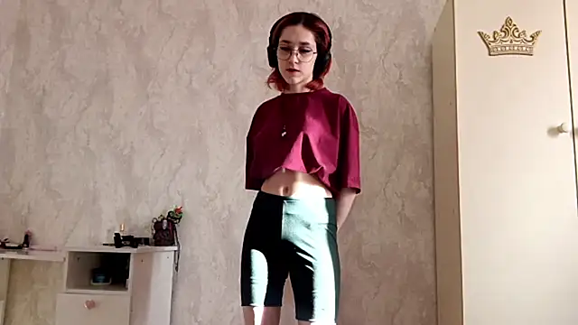 Snapshot of LinaWatter chatting on 12-15-25, 08:51 LinaWatter online show from 12-15-25, 08:51