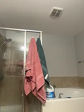 Snapshot of celeste103139 chatting on 12-04-25, 12:42 celeste103139 online show from 12-04-25, 12:42