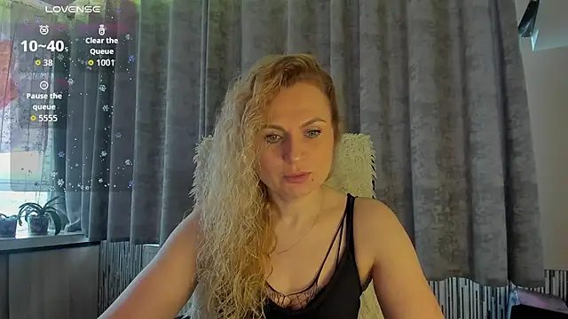 LanaLight x online show from 05-18-26, 04:57