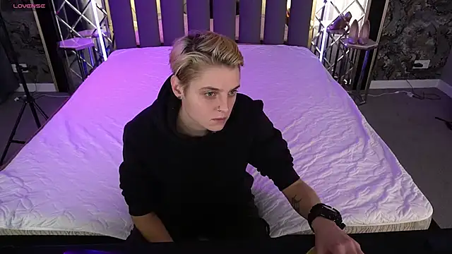 RoxyFlamee online show from 12-04-25, 01:53