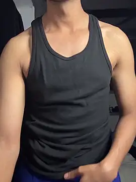 Snapshot of fitboy_xxx chatting on 12-18-25, 06:36 fitboy xxx online show from 12-18-25, 06:36