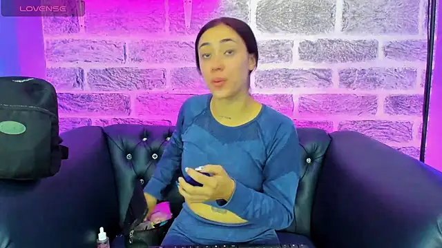 Ariana collinss online show from 05-14-26, 12:23