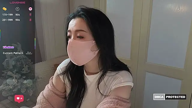 Snapshot of nayomi_34f chatting on 12-21-25, 03:02 nayomi 34f online show from 12-21-25, 03:02