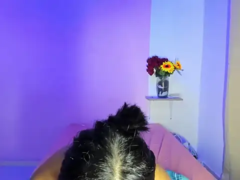 Snapshot of 18teenssexy chatting on 12-13-25, 07:53 18teenssexy online show from 12-13-25, 07:53