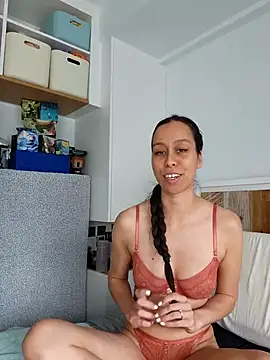 Snapshot of Maeveleigh_xo chatting on 12-16-25, 09:09 Maeveleigh xo online show from 12-16-25, 09:09