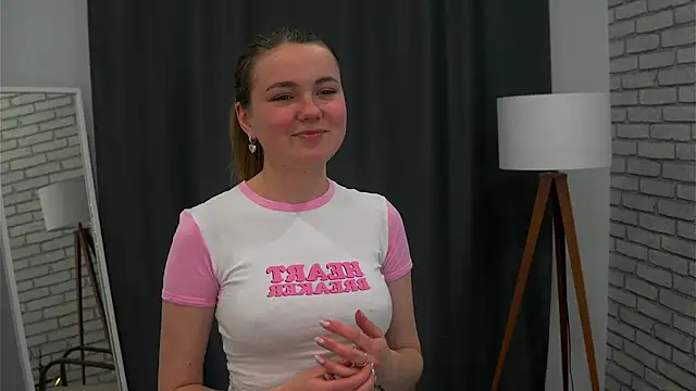 ElmiraZiel online show from 12-04-25, 10:13