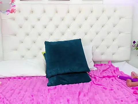 Snapshot of jennystark_ chatting on 12-16-25, 05:29 jennystark online show from 12-16-25, 05:29