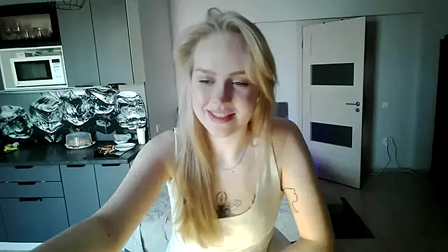 Snapshot of LunaPeony chatting on 02-23-26, 02:31 LunaPeony online show from 02-23-26, 02:31