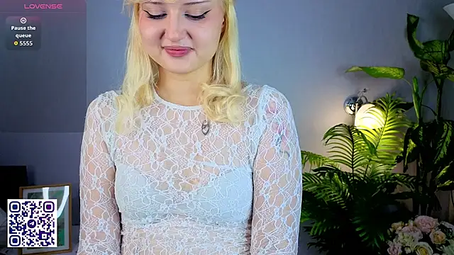 LeslieeWalker online show from 12-14-25, 05:07