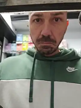 Snapshot of kunzpl chatting on 12-16-25, 05:29 kunzpl online show from 12-16-25, 05:29