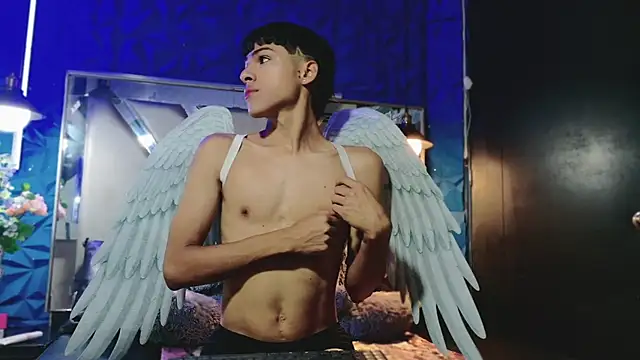 Snapshot of StormLuxX chatting on 12-14-25, 02:22 StormLuxX online show from 12-14-25, 02:22